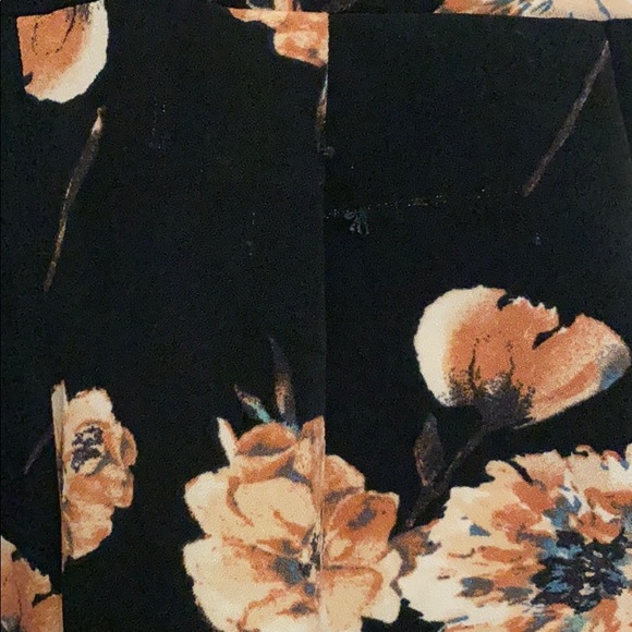 Floral jump suit - Picture 5 of 8